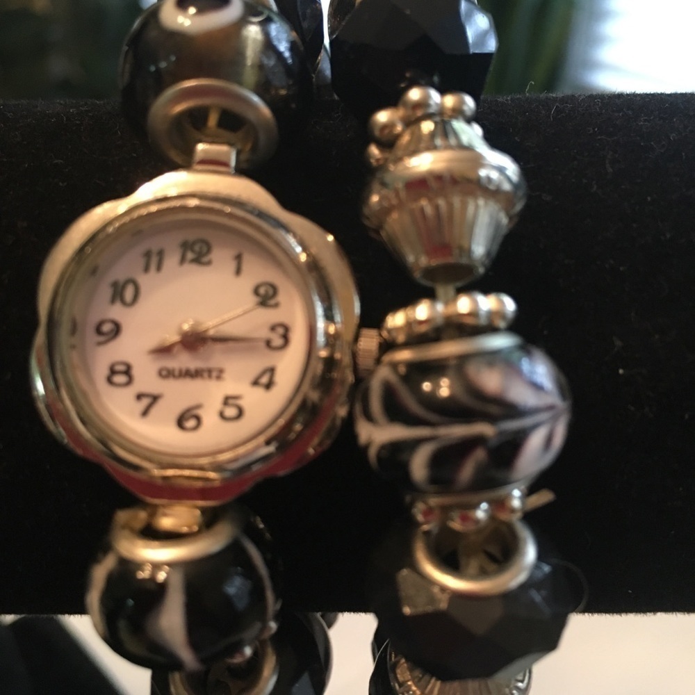Watch and bracelet set, stretch